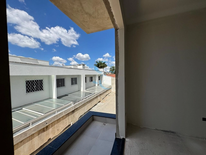 SOBRADO LOCALIZADO NO PINHEIRINHO: 29ª foto da galeria de imagens do imóvel