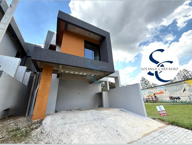 Casa em condomínio no Umbará