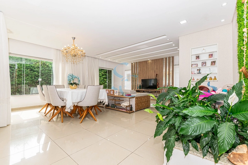 Casa em condomínio no Umbará