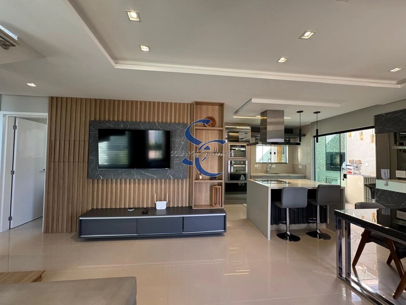 Casa em condomínio no Umbará