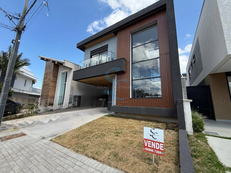 Casa em condomínio no Umbará