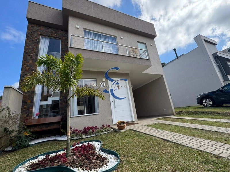 Casa em condomínio no Umbará