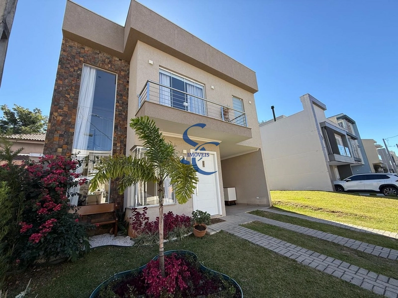 Casa em condomínio no Umbará