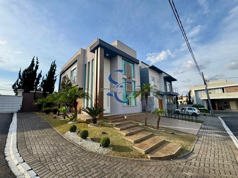 Casa em condomínio no Umbará