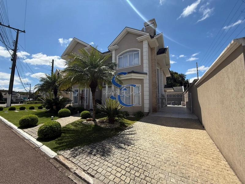 Casa em condomínio no Umbará