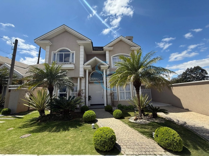 Casa em condomínio no Umbará