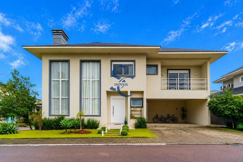 Casa em condomínio no Umbará
