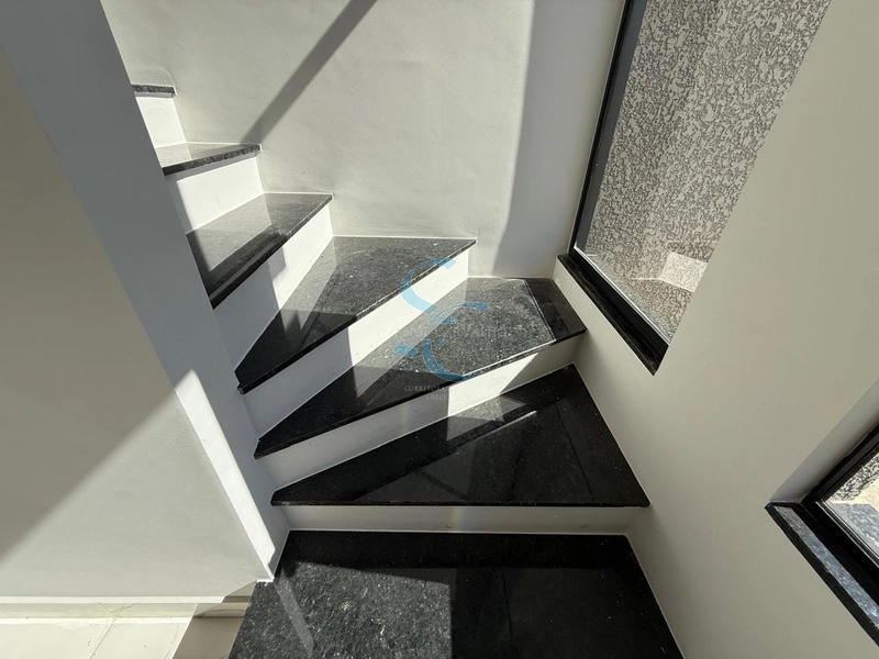 Sobrado no Pinheirinho: 5ª foto da galeria de imagens do imóvel