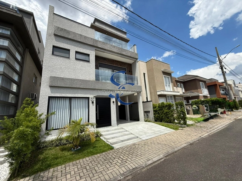 Casa em condomínio no Umbará