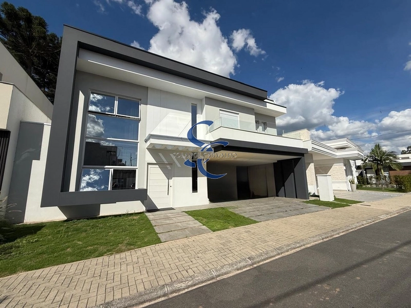 Casa em condomínio no Umbará