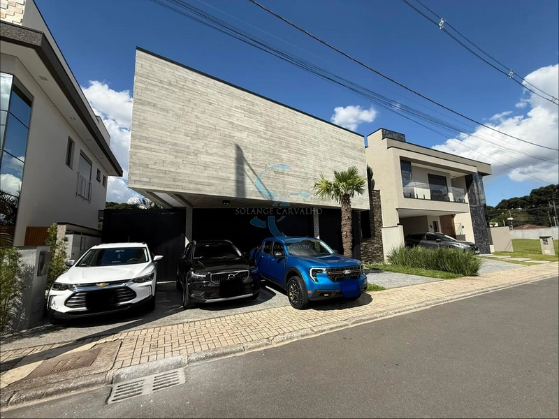 Casa em condomínio no Umbará