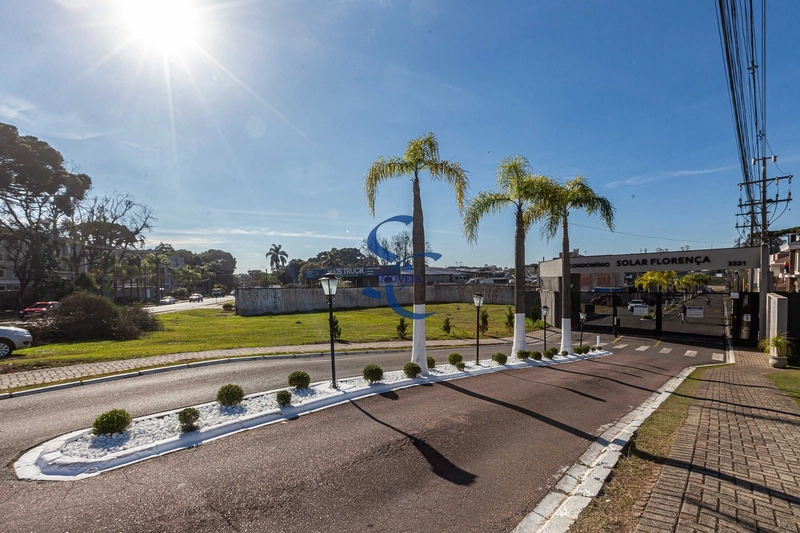 Casa em condomínio no Umbará: 2ª foto da galeria de imagens do imóvel