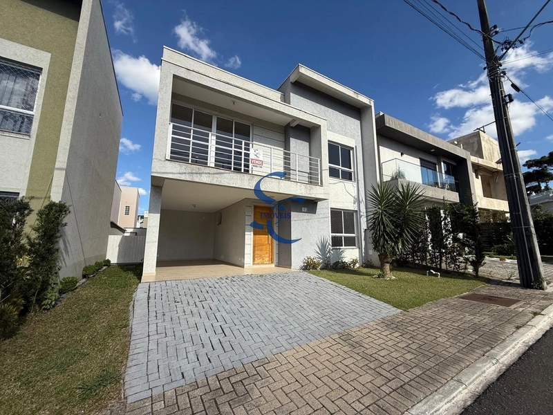 Casa em condomínio no Umbará