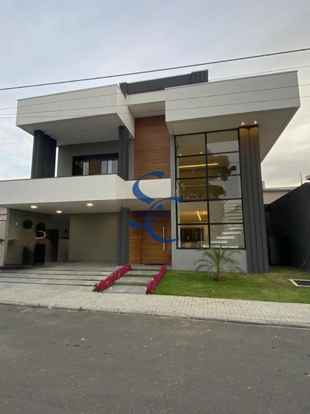 Casa em condomínio no Umbará