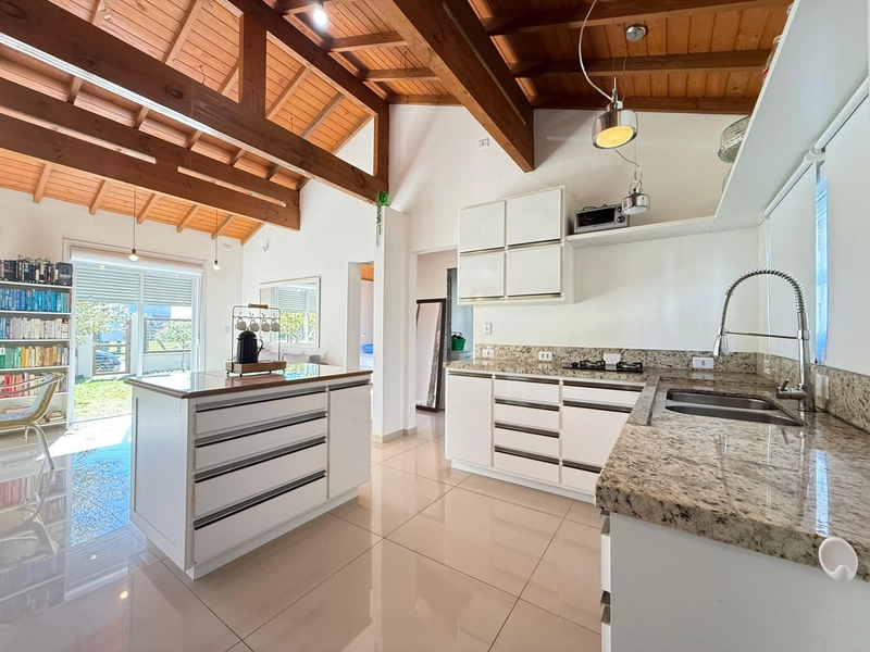 Charmosa e Aconchegante: Casa à Venda: 7ª foto da galeria de imagens do imóvel