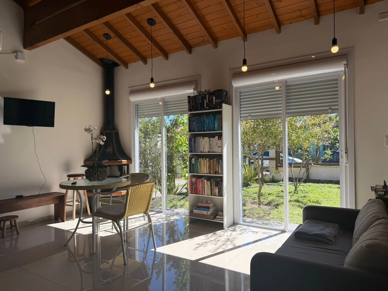 Charmosa e Aconchegante: Casa à Venda: 2ª foto da galeria de imagens do imóvel