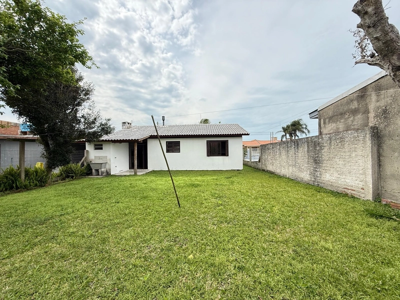 Casa Semi-Mobiliada com Living Integrado e Pátio – Frente Leste: 15ª foto da galeria de imagens do imóvel