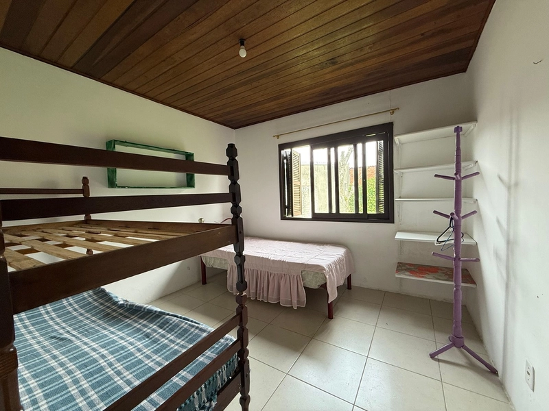 Casa Semi-Mobiliada com Living Integrado e Pátio – Frente Leste: 9ª foto da galeria de imagens do imóvel