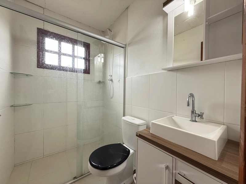 Casa Semi-Mobiliada com Living Integrado e Pátio – Frente Leste: 14ª foto da galeria de imagens do imóvel
