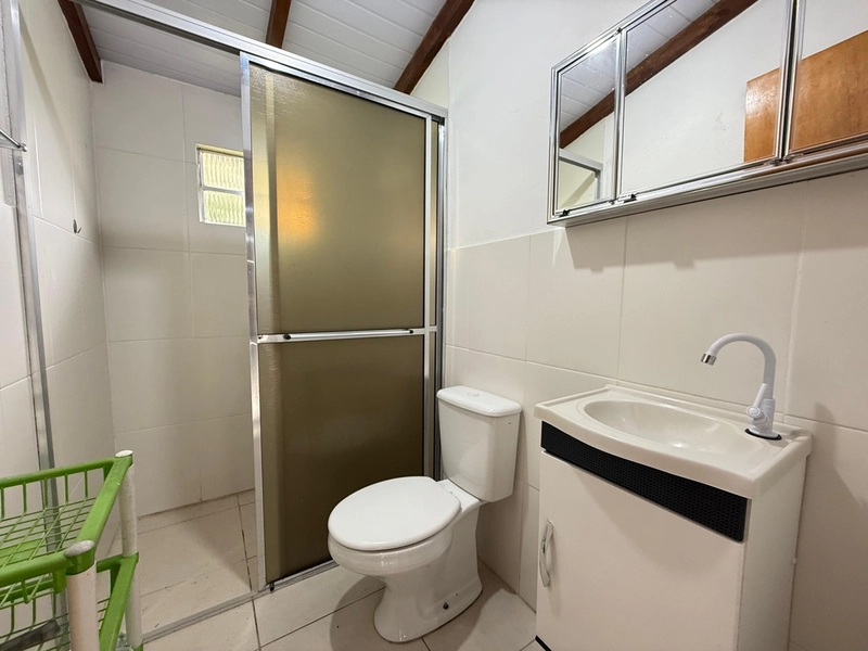 Casa Semi-Mobiliada com Living Integrado e Pátio – Frente Leste: 8ª foto da galeria de imagens do imóvel