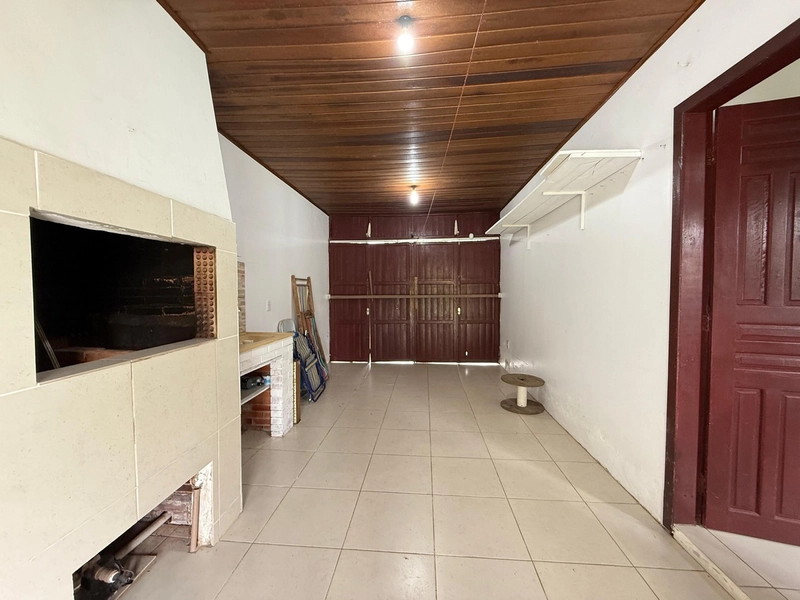 Casa Semi-Mobiliada com Living Integrado e Pátio – Frente Leste: 7ª foto da galeria de imagens do imóvel