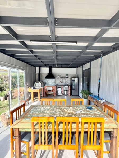 Casa Ampla com 4 Dormitórios, Espaço Gourmet, Piscina e Duas Suítes –: 32ª foto da galeria de imagens do imóvel