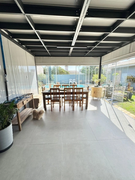 Casa Ampla com 4 Dormitórios, Espaço Gourmet, Piscina e Duas Suítes –: 31ª foto da galeria de imagens do imóvel