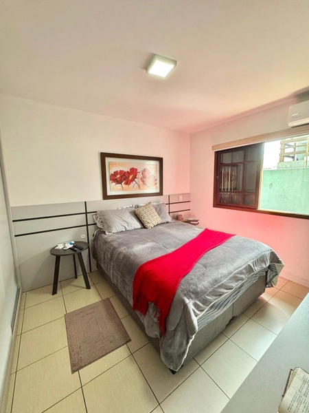 Casa Ampla com 4 Dormitórios, Espaço Gourmet, Piscina e Duas Suítes –: 13ª foto da galeria de imagens do imóvel