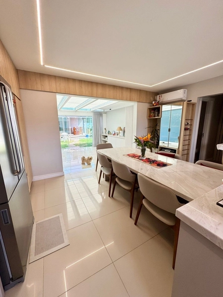 Casa Ampla com 4 Dormitórios, Espaço Gourmet, Piscina e Duas Suítes –: 24ª foto da galeria de imagens do imóvel