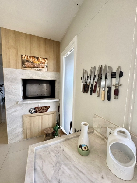 Casa Ampla com 4 Dormitórios, Espaço Gourmet, Piscina e Duas Suítes –: 19ª foto da galeria de imagens do imóvel