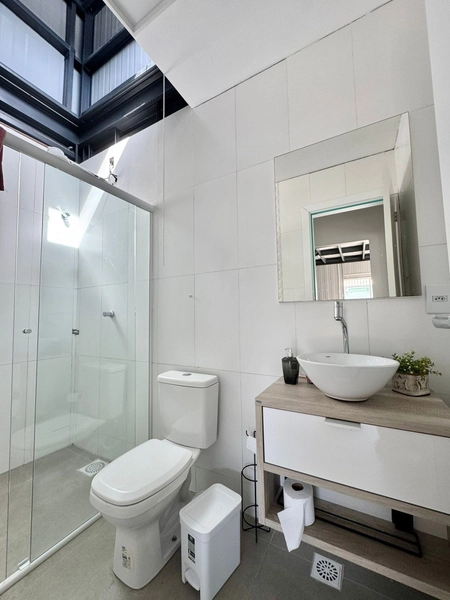 Casa Ampla com 4 Dormitórios, Espaço Gourmet, Piscina e Duas Suítes –: 36ª foto da galeria de imagens do imóvel