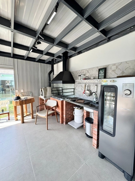 Casa Ampla com 4 Dormitórios, Espaço Gourmet, Piscina e Duas Suítes –: 34ª foto da galeria de imagens do imóvel