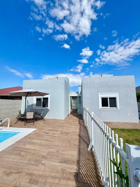 Casa Compacta e Moderna com Suíte, Piscina Aquecida e Placas Solares –: 37ª foto da galeria de imagens do imóvel
