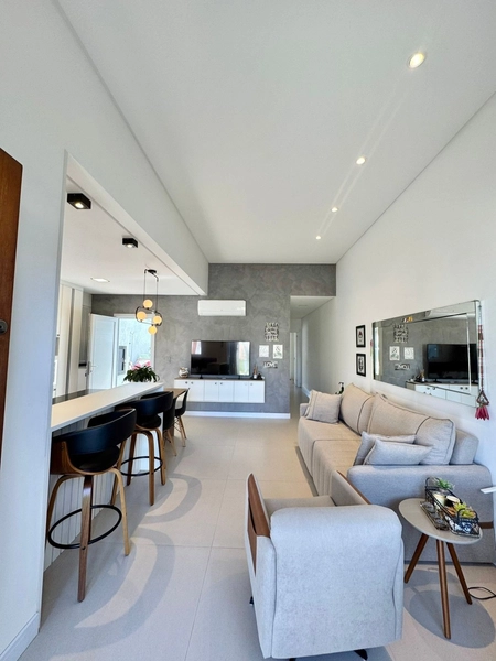Casa Compacta e Moderna com Suíte, Piscina Aquecida e Placas Solares –: 9ª foto da galeria de imagens do imóvel