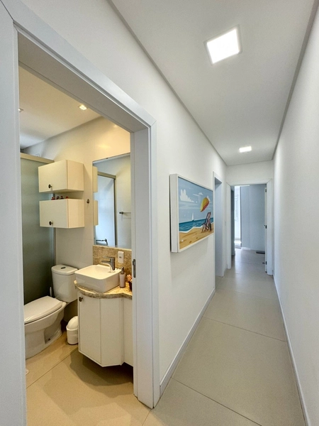 Casa Compacta e Moderna com Suíte, Piscina Aquecida e Placas Solares –: 17ª foto da galeria de imagens do imóvel