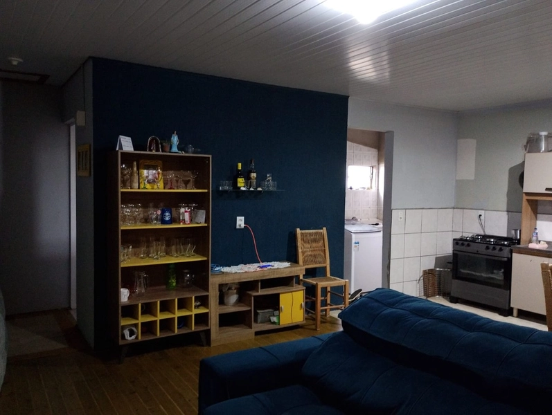 Casa Aconchegante com 2 Dormitórios, Garagem Fechada e Pátio Amplo: 4ª foto da galeria de imagens do imóvel