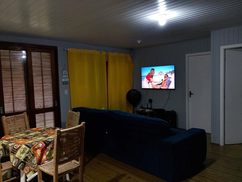 Casa Aconchegante com 2 Dormitórios, Garagem Fechada e Pátio Amplo: 15ª foto da galeria de imagens do imóvel