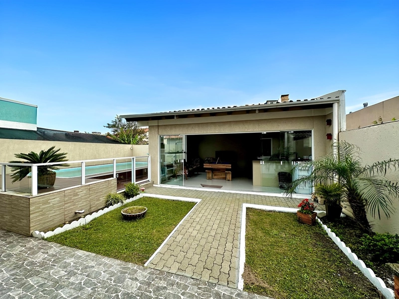 Casa com Piscina e Localização Privilegiada!: 18ª foto da galeria de imagens do imóvel