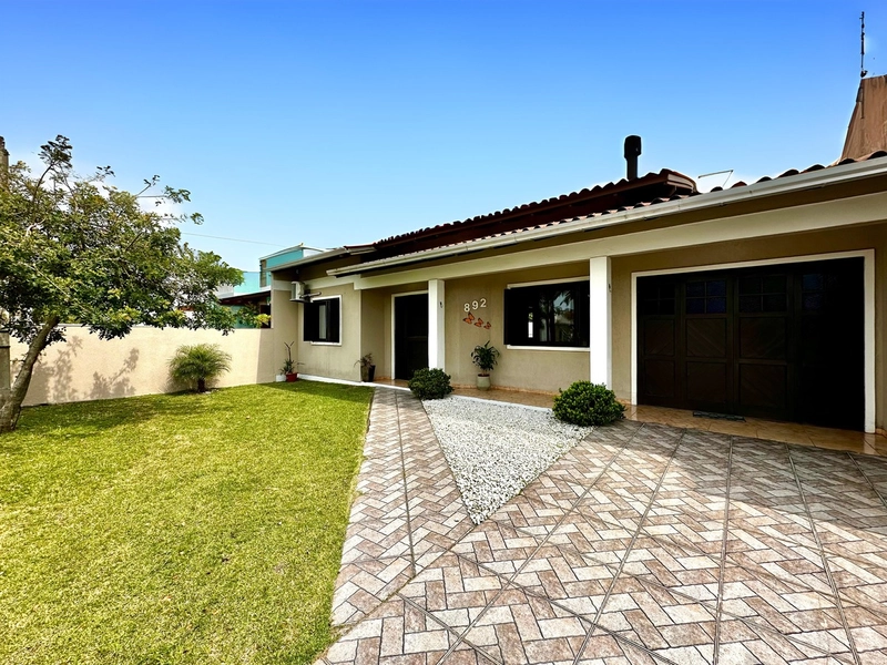 Casa com Piscina e Localização Privilegiada!: 2ª foto da galeria de imagens do imóvel