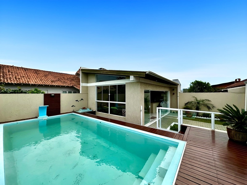 Casa com Piscina e Localização Privilegiada!: 20ª foto da galeria de imagens do imóvel