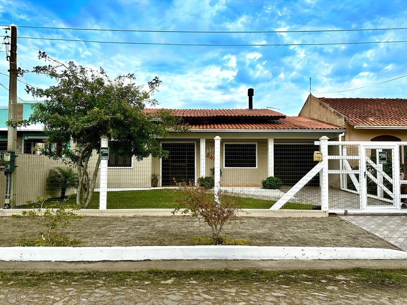 Casa com Piscina e Localização Privilegiada!: 3ª foto da galeria de imagens do imóvel