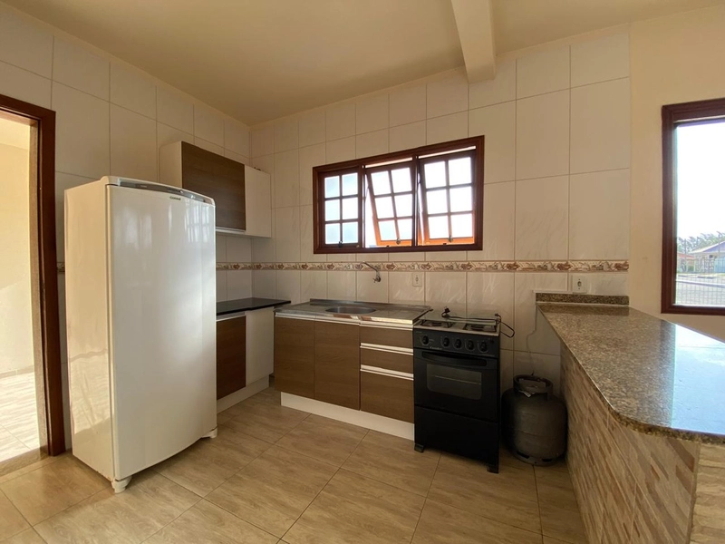 Casa com Suíte, Varanda com Churrasqueira e 98m² de Construção: 4ª foto da galeria de imagens do imóvel