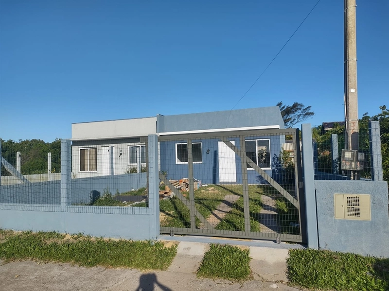 Casa com Pátio Amplo – 2 Dormitórios, Espaço para Piscina e Quiosque: 4ª foto da galeria de imagens do imóvel