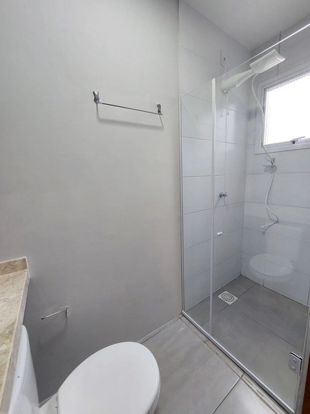 Casa com Pátio Amplo – 2 Dormitórios, Espaço para Piscina e Quiosque: 12ª foto da galeria de imagens do imóvel