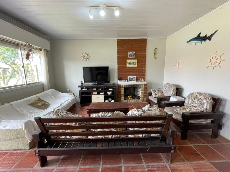 Ampla Casa á venda com 4 Quartos e 2 Vagas: 6ª foto da galeria de imagens do imóvel