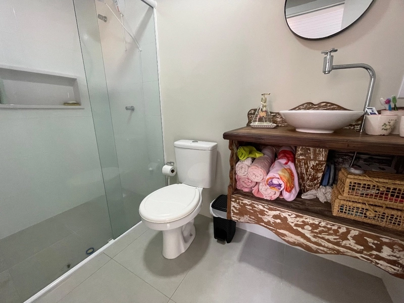Ampla Casa á venda com 4 Quartos e 2 Vagas: 14ª foto da galeria de imagens do imóvel