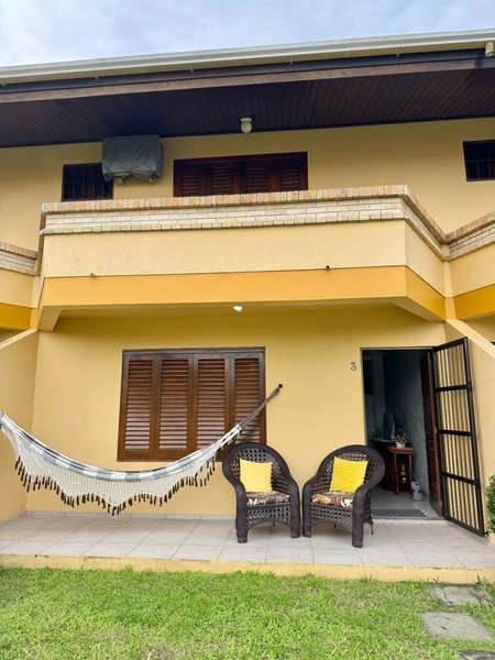 Casa com Suíte, Lavabo e Churrasqueira – 120m²: 3ª foto da galeria de imagens do imóvel