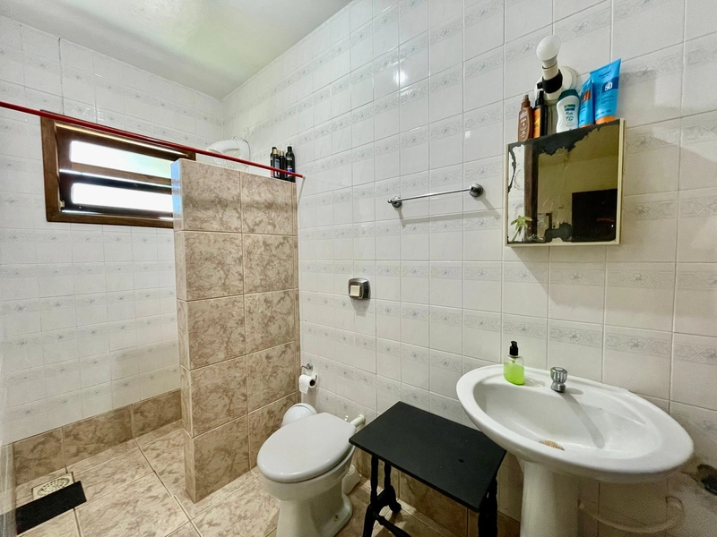Ampla Residência com Anexo, Piscina e Espaço Gourmet em Dois Terrenos: 23ª foto da galeria de imagens do imóvel