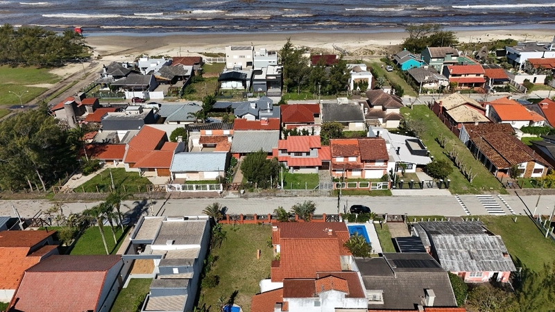 Ampla Residência com Anexo, Piscina e Espaço Gourmet em Dois Terrenos: 36ª foto da galeria de imagens do imóvel