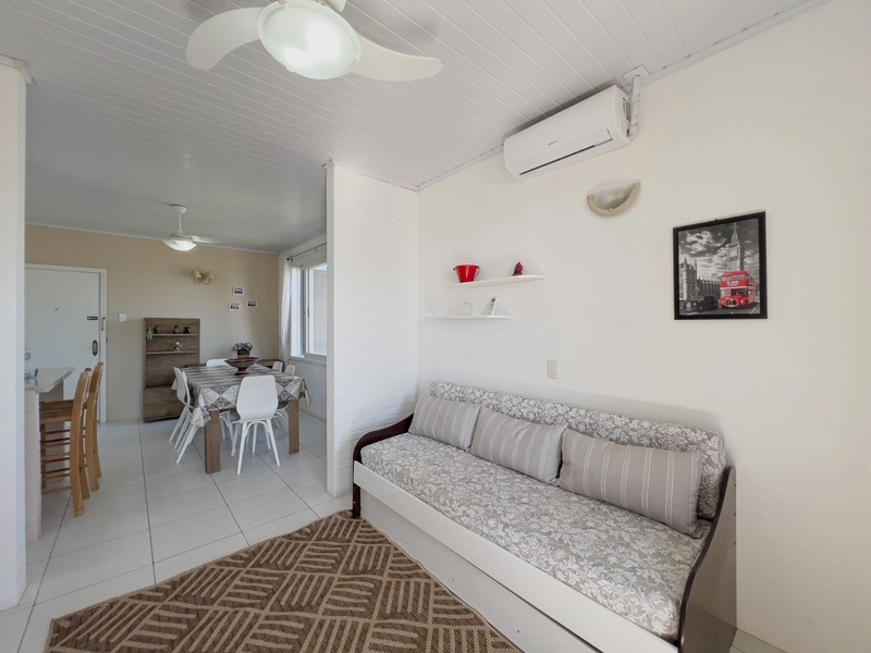Apto 1 Dorm com Sacada, 3 Quadras do Mar, Bem Ventilado e Mobiliado!: 20ª foto da galeria de imagens do imóvel